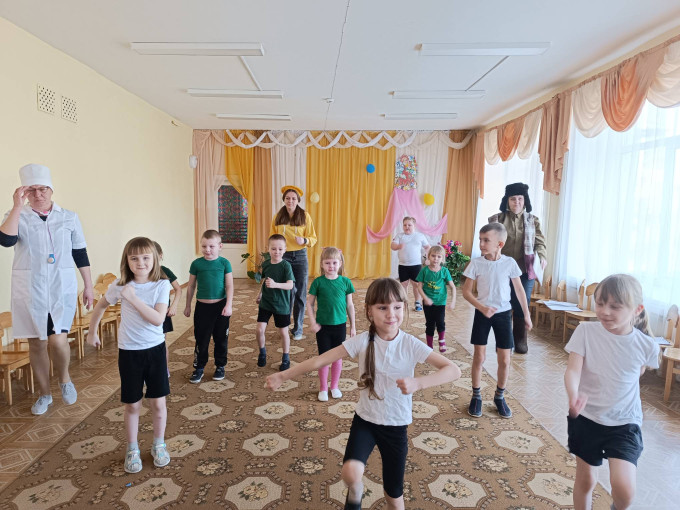 ДЕНЬ ЗДОРОВЬЯ ДОШКОЛЯТ ДЕНЬ ЗДОРОВЬЯ ДОШКОЛЯТ.